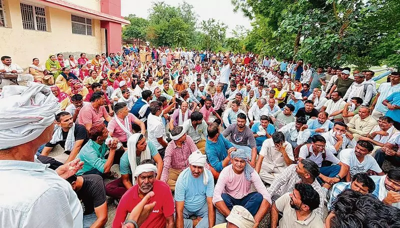Haryana : आउटसोर्स कर्मचारियों को अदालती आदेशों के उल्लंघन के आरोप Haryana : आउटसोर्स कर्मचारियों को अदालती आदेशों के उल्लंघन के आरोप