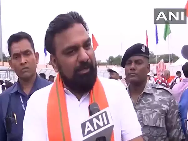 Bihar Dy CM ने अमिताभ बच्चन के फिल्मी डायलॉग की तुलना आरजेडी के चारा घोटाले से की Bihar Dy CM ने अमिताभ बच्चन के फिल्मी डायलॉग की तुलना आरजेडी के चारा घोटाले से की