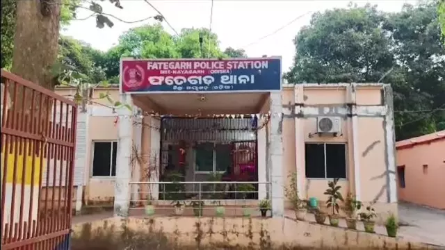 नयागढ़ में शराबियों ने आशा कार्यकर्ता को पीटा, दूसरी पर तलवार से हमला नयागढ़ में शराबियों ने आशा कार्यकर्ता को पीटा, दूसरी पर तलवार से हमला