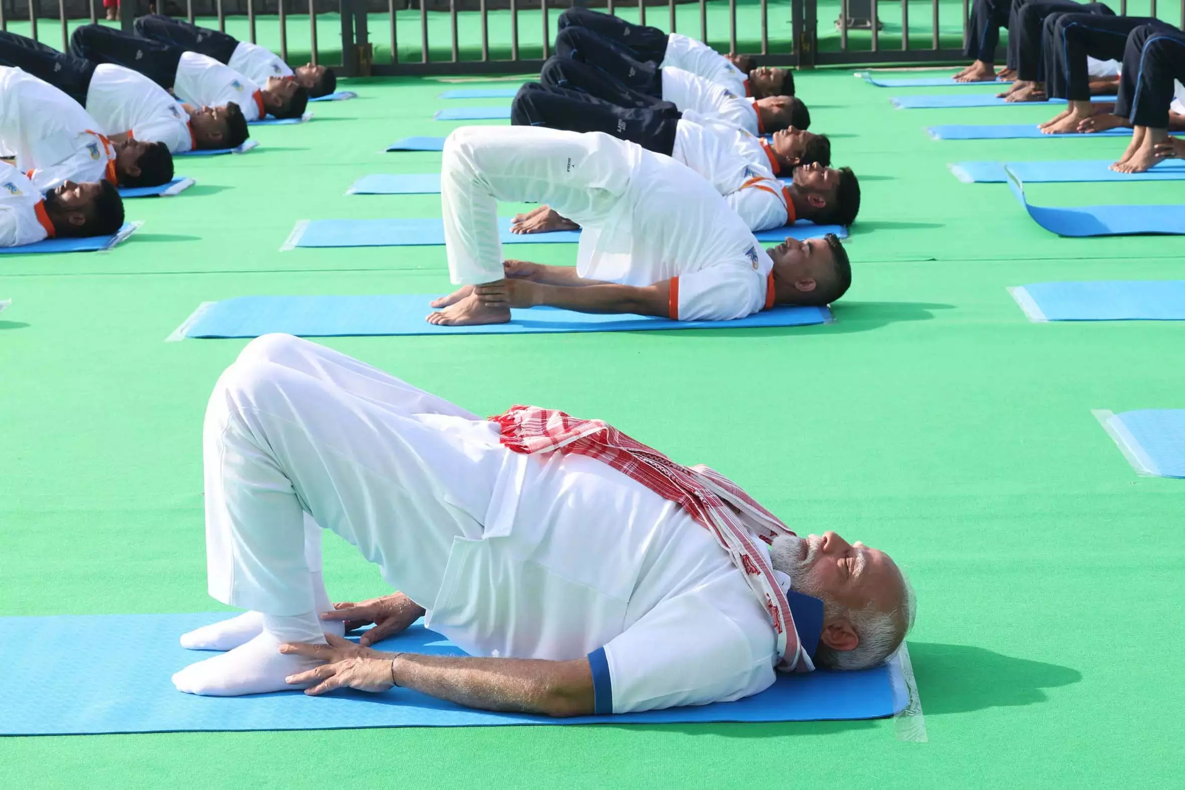 AP: मोदी ने अंतर्राष्ट्रीय योग दिवस पर आंतरिक शांति को वैश्विक नीति बनाने का आह्वान किया AP: मोदी ने अंतर्राष्ट्रीय योग दिवस पर आंतरिक शांति को वैश्विक नीति बनाने का आह्वान किया