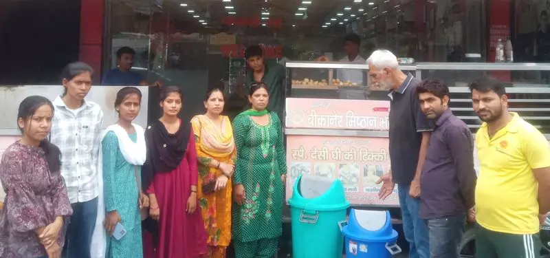 Haryana : दुकानदारों को शिक्षित करने के लिए स्वच्छता अभियान शुरू किया Haryana : दुकानदारों को शिक्षित करने के लिए स्वच्छता अभियान शुरू किया