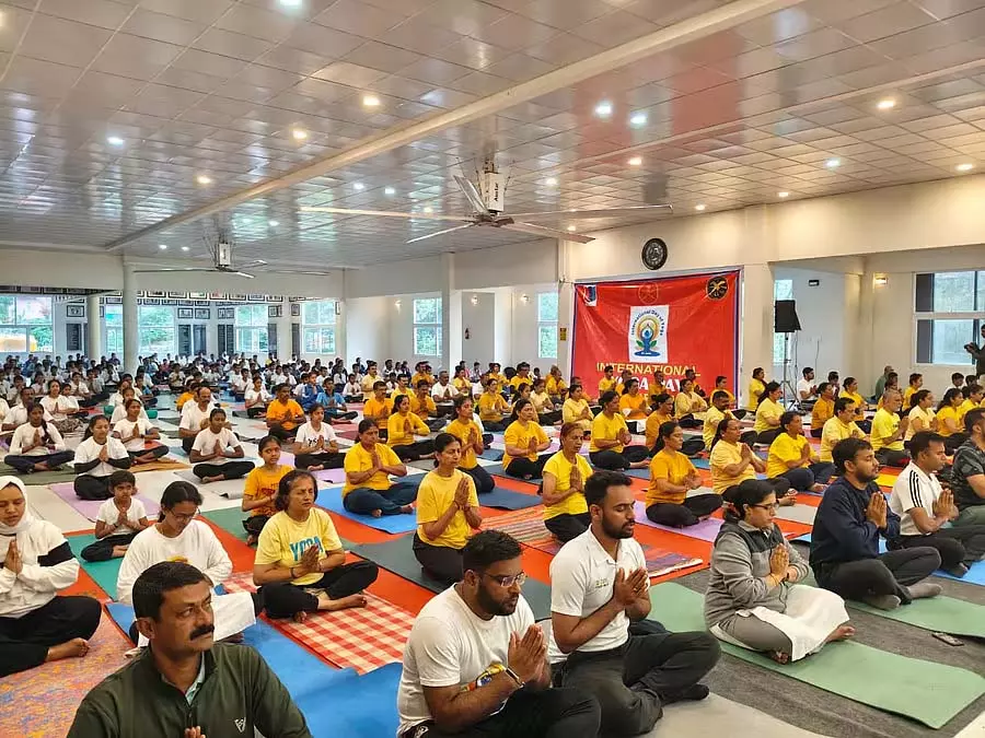 अंतर्राष्ट्रीय योग दिवस : मदिकेरी में योग दिवस समारोह अंतर्राष्ट्रीय योग दिवस : मदिकेरी में योग दिवस समारोह