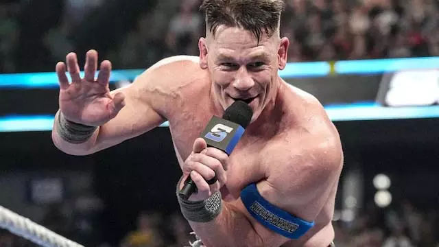 जॉन सीना और आर-ट्रुथ के बीच मुकाबला हुआ बवाल, CM Punk ने किया बीच-बचाव जॉन सीना और आर-ट्रुथ के बीच मुकाबला हुआ बवाल, CM Punk ने किया बीच-बचाव