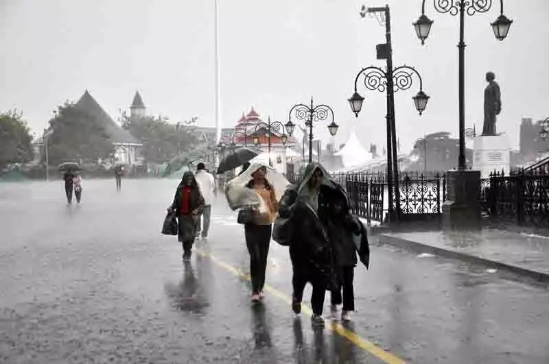 Himachal Pradesh में मानसून पहुंचा, ऑरेंज अलर्ट जारी Himachal Pradesh में मानसून पहुंचा, ऑरेंज अलर्ट जारी