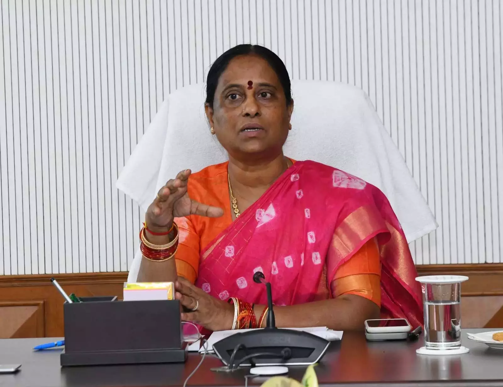 Telangana: एंडोमेंट्स विभाग ने अर्चाकास के लिए समर्थन बढ़ाया Telangana: एंडोमेंट्स विभाग ने अर्चाकास के लिए समर्थन बढ़ाया