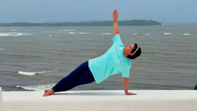 ‘परफेक्ट व्यू, परफेक्ट योग’ गोवा में Hina Khan की फिटनेस मोमेंट्स वायरल ‘परफेक्ट व्यू, परफेक्ट योग’ गोवा में Hina Khan की फिटनेस मोमेंट्स वायरल