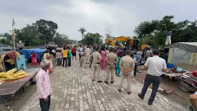 Chandigarh: ड्रग तस्कर की संपत्ति को नुकसान पहुंचाया गया Chandigarh: ड्रग तस्कर की संपत्ति को नुकसान पहुंचाया गया
