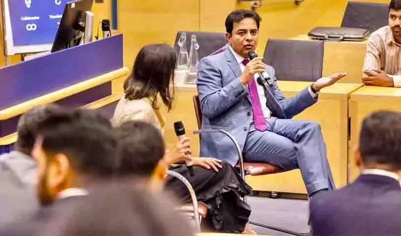 KTR ने ऑक्सफोर्ड में वैश्विक दर्शकों के सामने तेलंगाना की विकास कहानी पेश की KTR ने ऑक्सफोर्ड में वैश्विक दर्शकों के सामने तेलंगाना की विकास कहानी पेश की