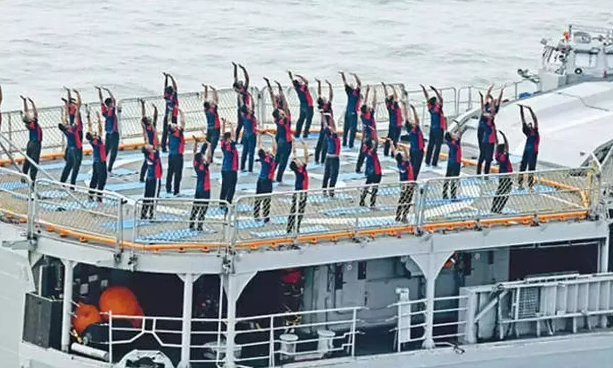 भारतीय नौसेना 11,000 से अधिक नौसैनिकों और उनके परिवारों की भागीदारी के साथ ‘योगआंध्र’ में शामिल होगी भारतीय नौसेना 11,000 से अधिक नौसैनिकों और उनके परिवारों की भागीदारी के साथ ‘योगआंध्र’ में शामिल होगी