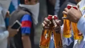 Palamu: नकली शराब के कारोबार का भंडाफोड़, एक गिरफ्तार Palamu: नकली शराब के कारोबार का भंडाफोड़, एक गिरफ्तार