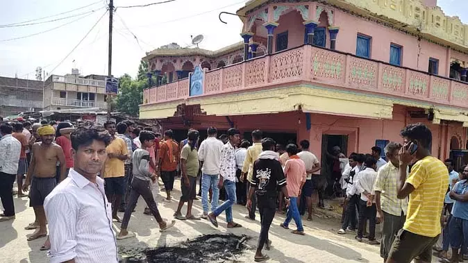 हाईटेंशन तार की चपेट में आया मासूम, बिजली विभाग की लापरवाही से गई जान हाईटेंशन तार की चपेट में आया मासूम, बिजली विभाग की लापरवाही से गई जान