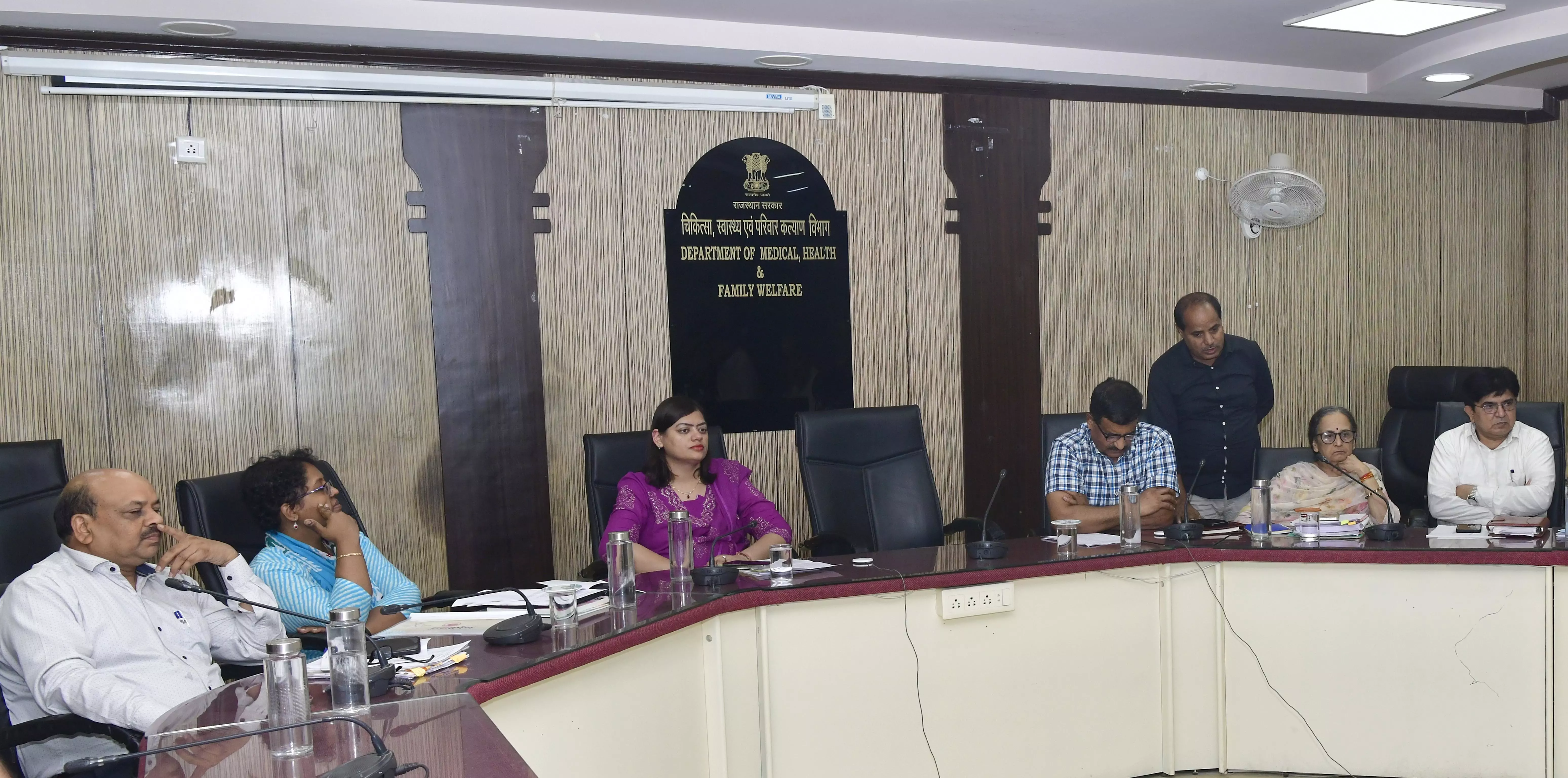 Jaipur: विभिन्न स्वास्थ्य कार्यक्रमों की समीक्षा Jaipur: विभिन्न स्वास्थ्य कार्यक्रमों की समीक्षा