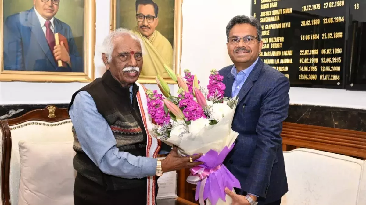 Panchkula: नायब सरकार ने बढ़ाया अनुराग रस्तोगी का कार्यकाल, जन्मदिन पर मिला उपहार Panchkula: नायब सरकार ने बढ़ाया अनुराग रस्तोगी का कार्यकाल, जन्मदिन पर मिला उपहार