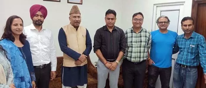 Jammu: खटाना ने इग्नू क्षेत्रीय केंद्र का दौरा किया, छात्रों से बातचीत की Jammu: खटाना ने इग्नू क्षेत्रीय केंद्र का दौरा किया, छात्रों से बातचीत की