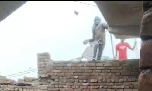 Haryana: मकान निर्माण को लेकर दो पक्षों के बीच पथराव, 3 घायल