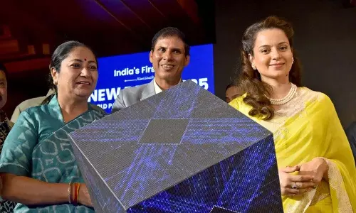रेखा ने विश्व पैरा एथलेटिक्स चैंपियनशिप के लोगो और शुभंकर का अनावरण किया रेखा ने विश्व पैरा एथलेटिक्स चैंपियनशिप के लोगो और शुभंकर का अनावरण किया
