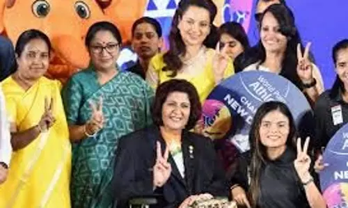 Delhi सीएम रेखा ने योग आउटरीच सत्र का शुभारंभ किया Delhi सीएम रेखा ने योग आउटरीच सत्र का शुभारंभ किया