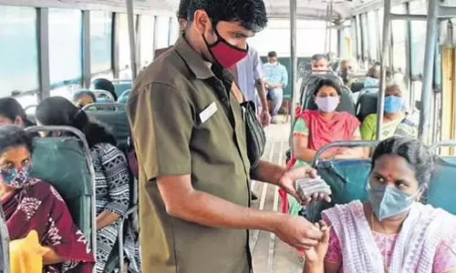 वरिष्ठ नागरिकों के लिए निःशुल्क बस यात्रा कार्ड: 21 जून से उपलब्ध