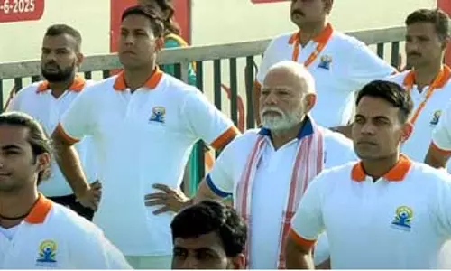 प्रधानमंत्री ने विशाखपत्तनम में 3 लाख लोगों संग किया योग, दिया हील इन इंडिया का भी मंत्र