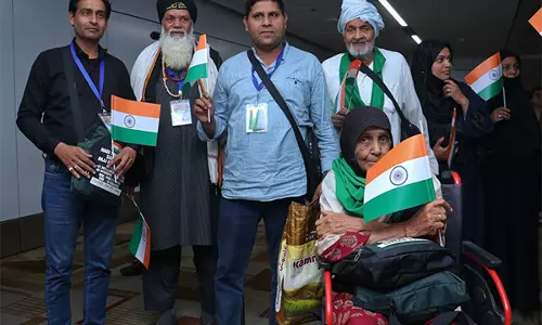 Operation Sindhu: ईरान से निकाले गए 290 भारतीय दिल्ली पहुंचे Operation Sindhu: ईरान से निकाले गए 290 भारतीय दिल्ली पहुंचे