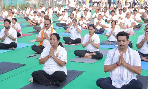 योग को केवल एक व्यायाम नहीं, जीवन जीने की समग्र पद्धति मानें : रेखा गुप्ता