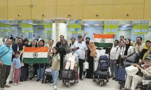 ईरान ने 1000 भारतीय छात्रों के लिए हवाई क्षेत्र खोला ईरान ने 1000 भारतीय छात्रों के लिए हवाई क्षेत्र खोला