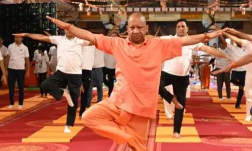 Gorakhpur: योग ने पूरी दुनिया को शांति और संतुलन का संदेश दिया : मुख्यमंत्री योगी Gorakhpur: योग ने पूरी दुनिया को शांति और संतुलन का संदेश दिया : मुख्यमंत्री योगी