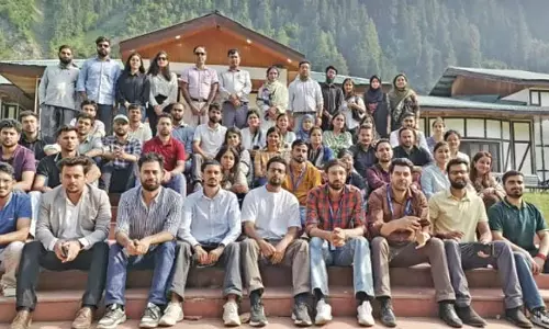 योग्यता प्राप्त JKAS, पुलिस और लेखा सेवा अधिकारियों की सोनमर्ग सीईओ से बातचीत योग्यता प्राप्त JKAS, पुलिस और लेखा सेवा अधिकारियों की सोनमर्ग सीईओ से बातचीत