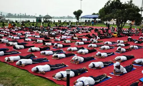 सेना ने रामबन में अंतर्राष्ट्रीय योग दिवस मनाया