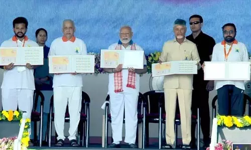 अंतरराष्ट्रीय योग दिवस: प्रधानमंत्री मोदी ने विश्व रिकॉर्ड योग दिवस में लिया हिस्सा अंतरराष्ट्रीय योग दिवस: प्रधानमंत्री मोदी ने विश्व रिकॉर्ड योग दिवस में लिया हिस्सा