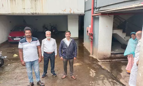 Pune : अम्बेगांव बुद्रुक सोसाइटी में खराब सुविधाओं को लेकर निवासियों ने जताया रोना Pune : अम्बेगांव बुद्रुक सोसाइटी में खराब सुविधाओं को लेकर निवासियों ने जताया रोना