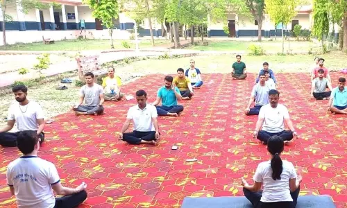 Shamli: जनप्रतिनिधियों और अधिकारियों ने 11वां अंतर्राष्ट्रीय योग दिवस में लिया हिस्सा Shamli: जनप्रतिनिधियों और अधिकारियों ने 11वां अंतर्राष्ट्रीय योग दिवस में लिया हिस्सा