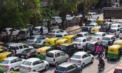 New Delhi: दिल्ली में पुराने वाहनों की खैर नहीं, पंप पर ही होगी सीजिंग New Delhi: दिल्ली में पुराने वाहनों की खैर नहीं, पंप पर ही होगी सीजिंग
