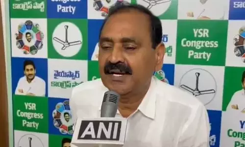भुमना ने TTD पर परंपराओं को कमजोर करने का आरोप लगाया भुमना ने TTD पर परंपराओं को कमजोर करने का आरोप लगाया
