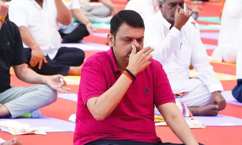 अंतर्राष्ट्रीय योग दिवस 2025 पर वारकरी भक्तियोग कार्यक्रम में महाराष्ट्र के CM अंतर्राष्ट्रीय योग दिवस 2025 पर वारकरी भक्तियोग कार्यक्रम में महाराष्ट्र के CM
