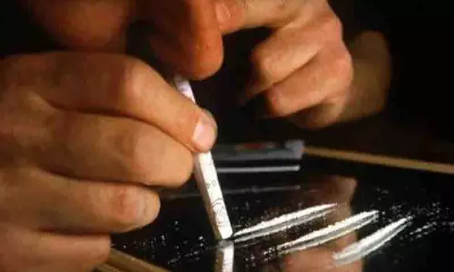 Jalandhar के डॉक्टर का नशीला पदार्थ सूंघने का वीडियो वायरल, जांच के आदेश