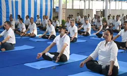 Delhi के वायुसेना स्टेशन पर अंतर्राष्ट्रीय योग दिवस मनाया गया Delhi के वायुसेना स्टेशन पर अंतर्राष्ट्रीय योग दिवस मनाया गया