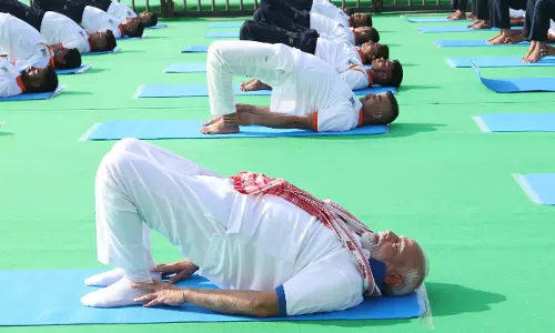 AP: मोदी ने अंतर्राष्ट्रीय योग दिवस पर आंतरिक शांति को वैश्विक नीति बनाने का आह्वान किया AP: मोदी ने अंतर्राष्ट्रीय योग दिवस पर आंतरिक शांति को वैश्विक नीति बनाने का आह्वान किया