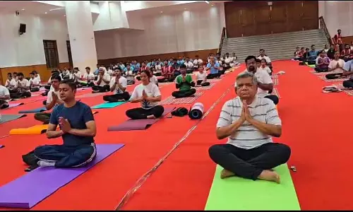 अंतर्राष्ट्रीय योग दिवस : बेलगाम सुवर्ण सौधा में योग दिवस समारोह अंतर्राष्ट्रीय योग दिवस : बेलगाम सुवर्ण सौधा में योग दिवस समारोह