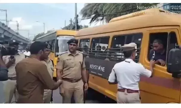 Kerala :  धुत ड्राइवर को पकड़े जाने के बाद पुलिस ने स्कूल बस को कब्जे में लिया