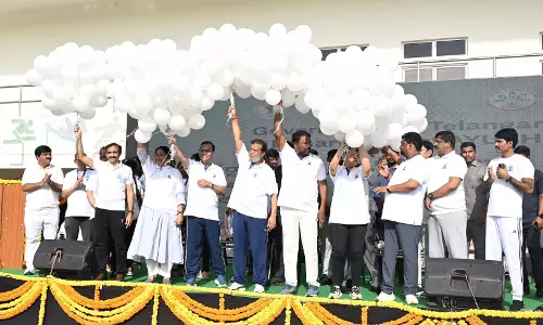 Telangana के राज्यपाल, केंद्रीय और राज्य मंत्री योग दिवस समारोह में शामिल हुए Telangana के राज्यपाल, केंद्रीय और राज्य मंत्री योग दिवस समारोह में शामिल हुए