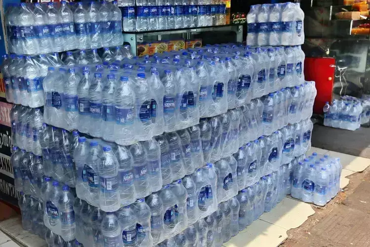 Kerala में शादियों रेस्तरां और पर्यटन क्षेत्रों में पानी की बोतलों पर प्रतिबंध लगाया जाएगा