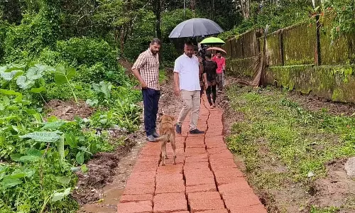 Virajpet : फुटपाथ की मरम्मत का काम जारी