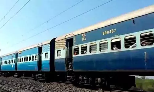 कत्ल हुआ चलती ट्रेन में, सीट को लेकर हुआ झगड़ा, परिजनों का रो-रोकर बुरा हाल