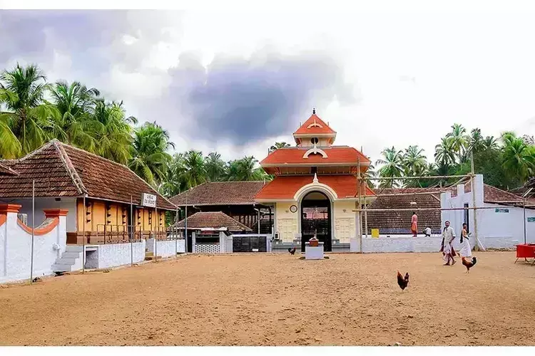 Thrissur के पझायन्नूर मंदिर में सोने का मुकुट गायब होने से रहस्य बना हुआ