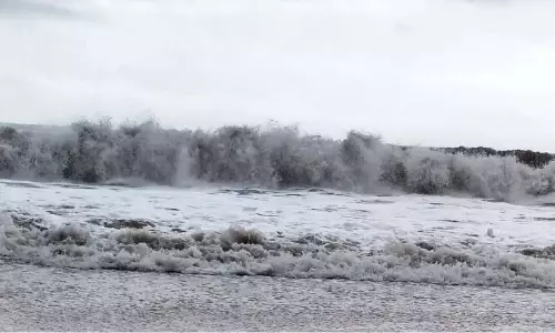 तटीय क्षेत्रों में समुद्री कटाव का खतरा; अलर्ट जारी