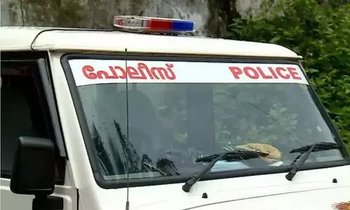 जमीन खरीदने के लिए बेचे गए गहने वापस न करने पर व्यक्ति की हत्या, बेटे की पत्नी गिरफ्तार जमीन खरीदने के लिए बेचे गए गहने वापस न करने पर व्यक्ति की हत्या, बेटे की पत्नी गिरफ्तार