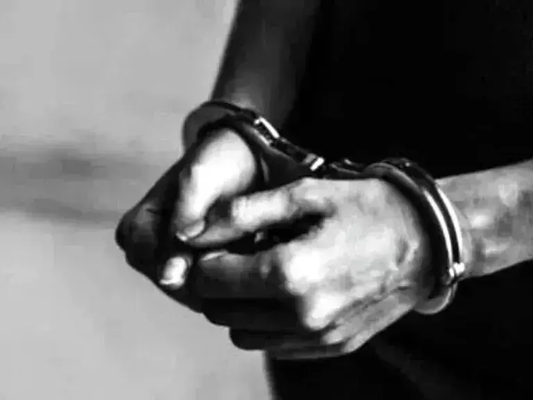 Assam: लाला में ट्रेन के कोच के अंदर महिला से रेप की कोशिश के आरोप में दो गिरफ्तार