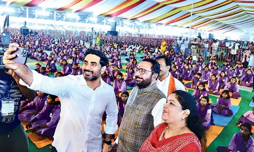 मोदी को उपहार स्वरूप एक रिकॉर्ड: Minister Lokesh मोदी को उपहार स्वरूप एक रिकॉर्ड: Minister Lokesh