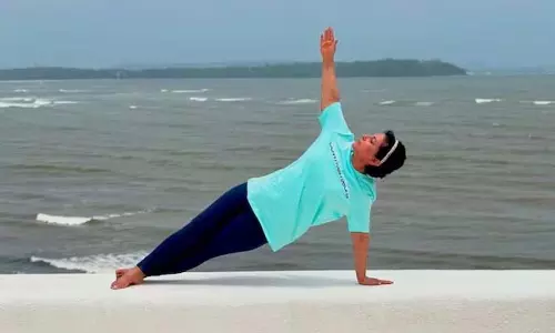 ‘परफेक्ट व्यू, परफेक्ट योग’ गोवा में Hina Khan की फिटनेस मोमेंट्स वायरल ‘परफेक्ट व्यू, परफेक्ट योग’ गोवा में Hina Khan की फिटनेस मोमेंट्स वायरल